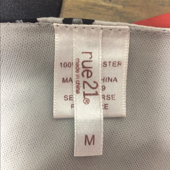 Super Cute One Shoulder Blouse - Picture 3 of 3